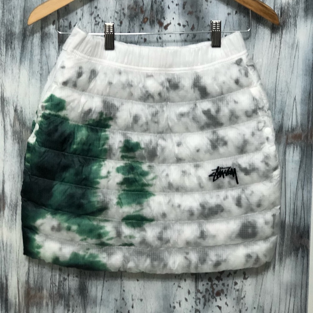 Stussy x Nike Thermore® Ecodown® puffer skirt made with ecodown fibers S…
